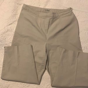 L.L. Bean Capris, Cotton Stretch, Side Zipper, Notch Hem Detail, Neutral Classic